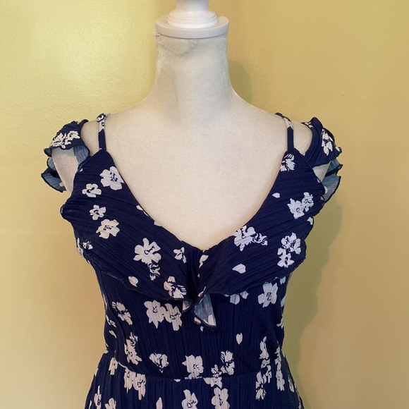 Charlotte Russe dress - Picture 2 of 15